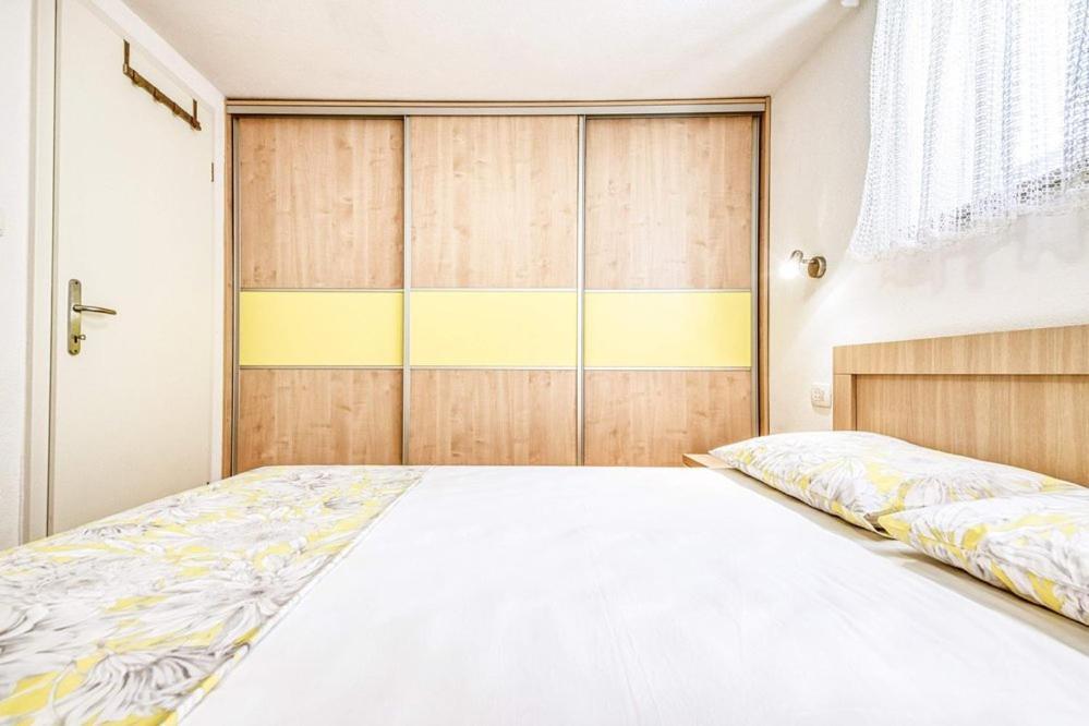 Apartments Gracija Povlja  Luaran gambar