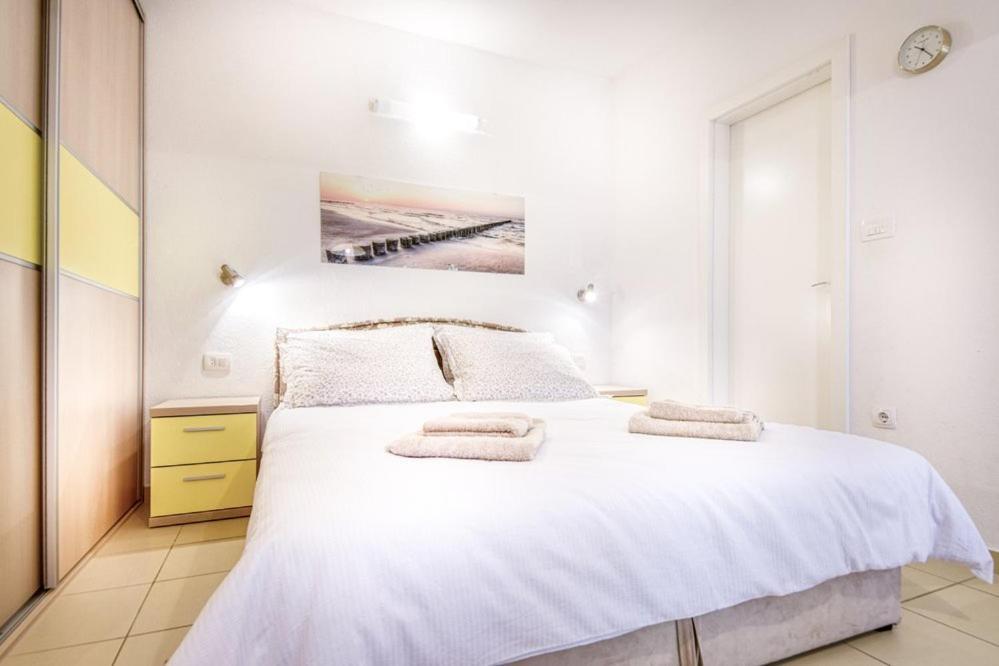 Apartments Gracija Povlja  Luaran gambar