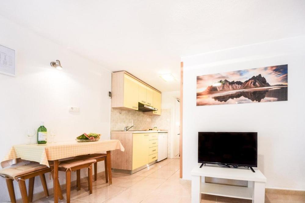 Apartments Gracija Povlja  Luaran gambar