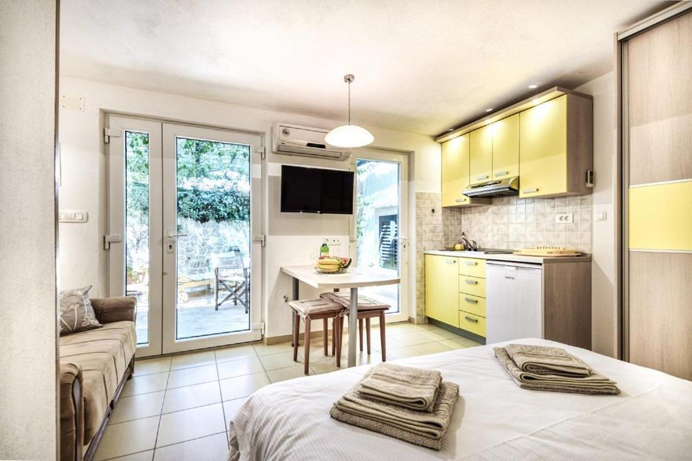 Apartments Gracija Povlja  Luaran gambar