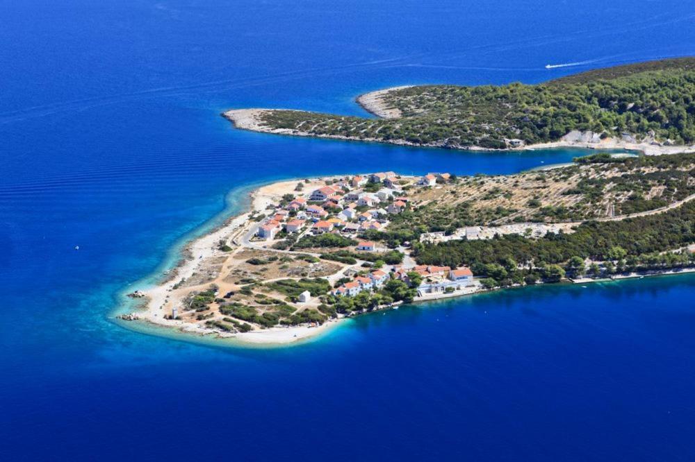 Apartments Gracija Povlja  Luaran gambar